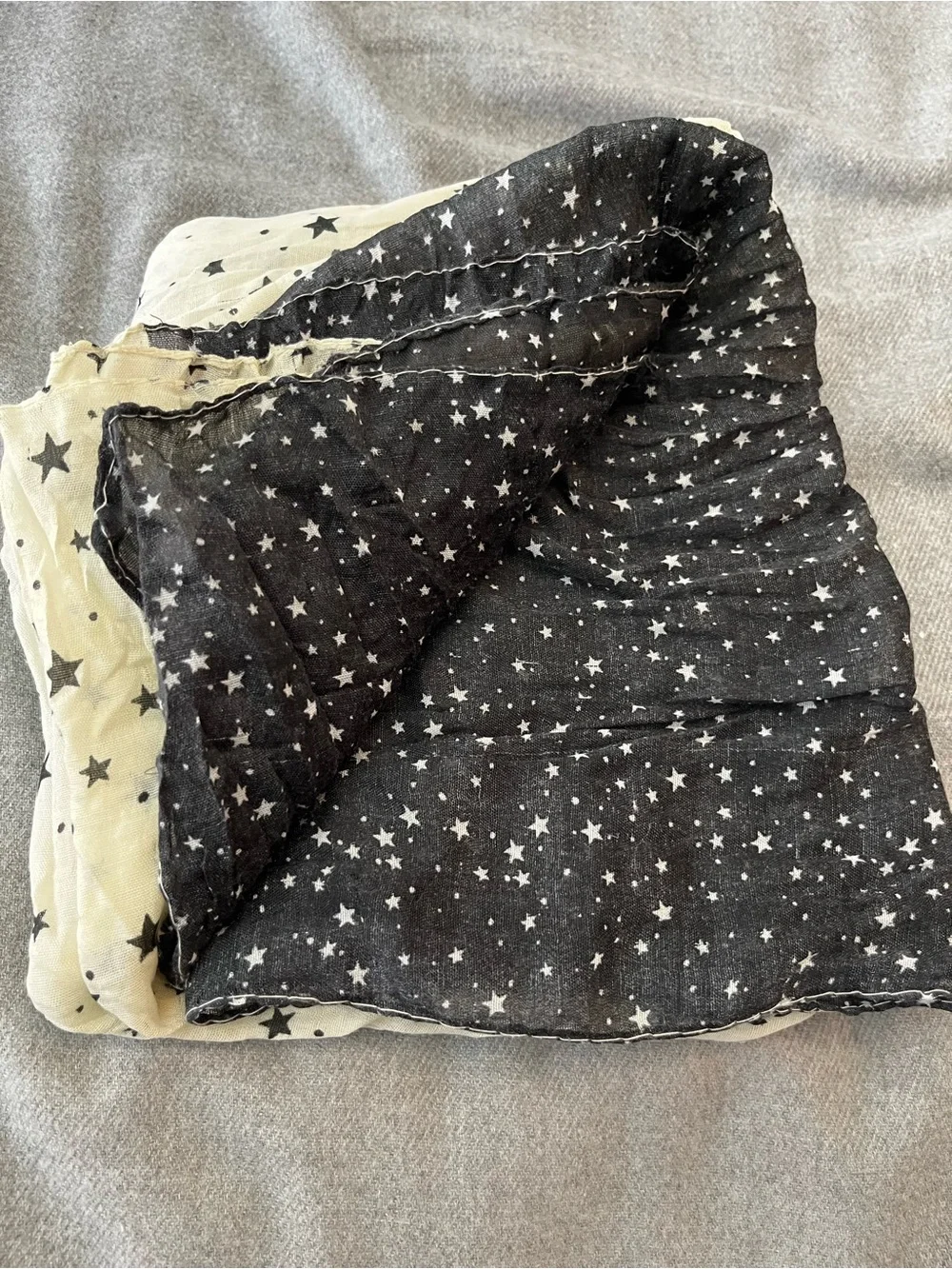 Star Print Black and Cream Lightweight Scarf